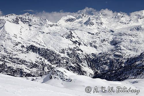 pejzaż Alp, ośrodek narciarski La Thuile, Włochy