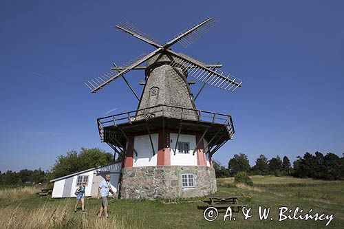 Zabytkowy wiatrak na wyspie Bogo koło wyspy Mon, Dania