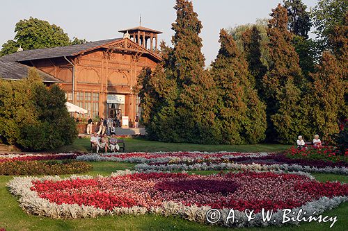 Ciechocinek zabytkowy budynek pijalni wód