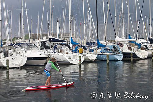 na desce zamiast bączka, Marinat w Faaborg na wyspie Fyn, Fionia, Archipelag Południowej Fionii, Dania, Stand up paddle boarding