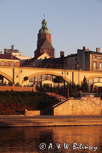 Gorzów Wielkopolski, bulwar nadrzeczny, północny brzeg Warty, Kościół katedralny pw. Wniebowzięcia NMP z XIII wieku