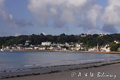 zatoka St. Aubin i miasteczko St. Aubin, wyspa Jersey, Channel Islands, Anglia, Wyspy Normandzkie, Kanał La Manche