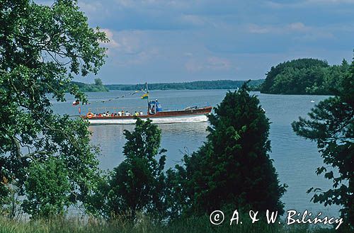 Statek na jeziorze Wdzydze, Wdzydzki Park Krajobrazowy, Kaszuby, Polska