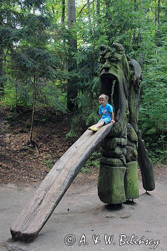 rzeźby na Wzgórzu Czarownic, Juodkrante, Mierzeja Kurońska, Zalew Kuroński, Litwa unique wooden sculptures on the Hill of Witches, Juodkrante, the Curonian Spit, Lithuania