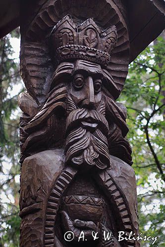 rzeźby na Wzgórzu Czarownic, Juodkrante, Mierzeja Kurońska, Zalew Kuroński, Litwa unique wooden sculptures on the Hill of Witches, Juodkrante, the Curonian Spit, Lithuania