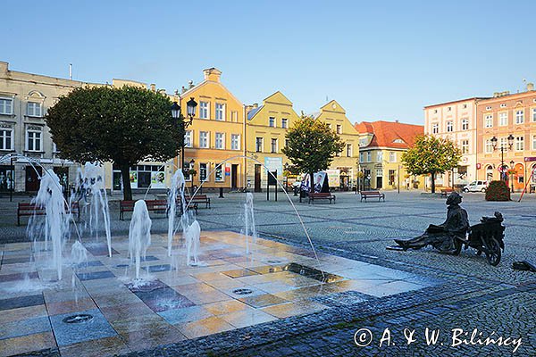 Kościerzyna, fontanna na Rynku i figura Remusa