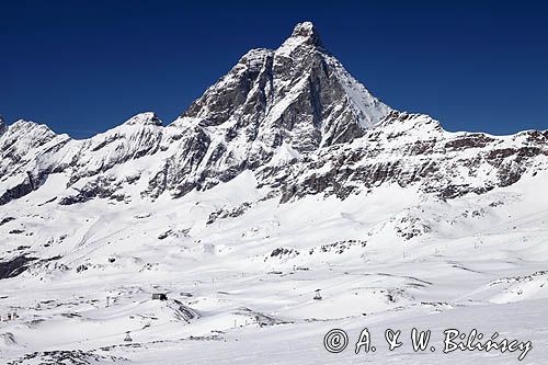 szczyt Matterhorn, po włosku Cervino, ośrodek narciarski Breuil-Cervinia, Włochy