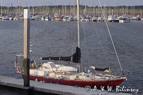 s/y Safran, Trismus 37, w porcie jachtowym na wyspie Spiekeroog, Wyspy Fryzyjskie, Niemcy