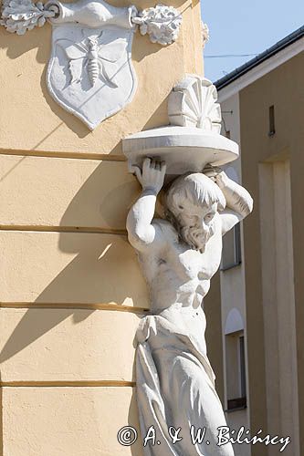 Sanok, Atlas, Dom pod Atlasem