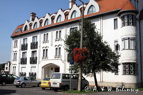 Sarospatak, budynki modernistyczne, zaprojektowane przez Imre Makovecza, Węgry