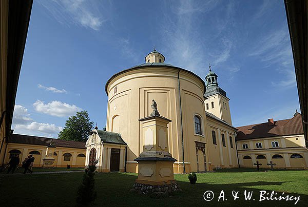 Stoczek Klasztorny, Sanktuarium, kościół i dziedziniec