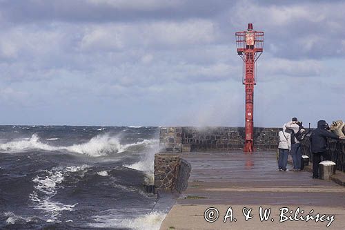 sztorm w główkach portu Ustka