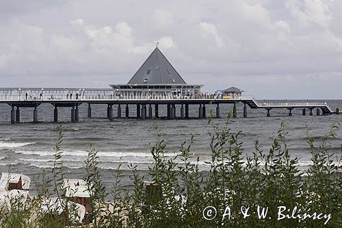 molo i plaża w Heringsdorf na wyspie Uznam, Niemcy