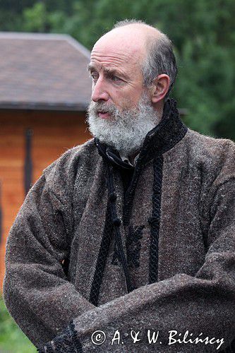 w wełnianej kapocie, Bukowina, Rumunia