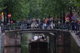 nad kanałem, Czerwona dzielnica, Red Light District, Amsterdam, Holandia