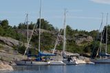 Wyspa Bjorko, Finlandia, Archipelag Turku, jachy cumujące do skał