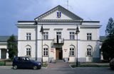 Góra Kalwaria, Klasycystyczny budynek ratusza