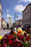 Rzeszów, dzwonnica kościoła farnego i ulica 3 Maja, deptak