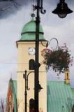 Rzeszów, dzwonnica kościoła farnego, odbicie w szybie